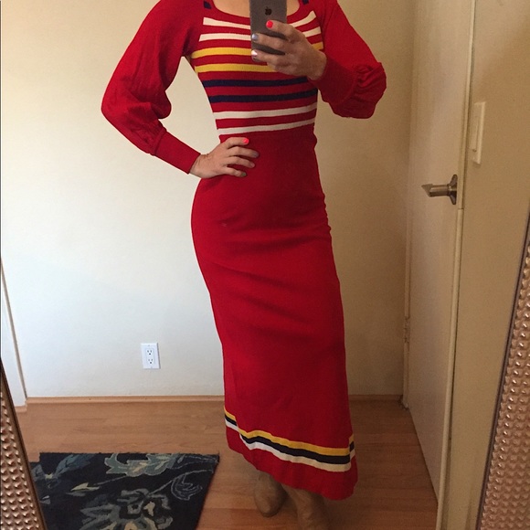 Gorgeous Italian-made, vintage/unique, femme and form-fitting red dress - Picture 6 of 12